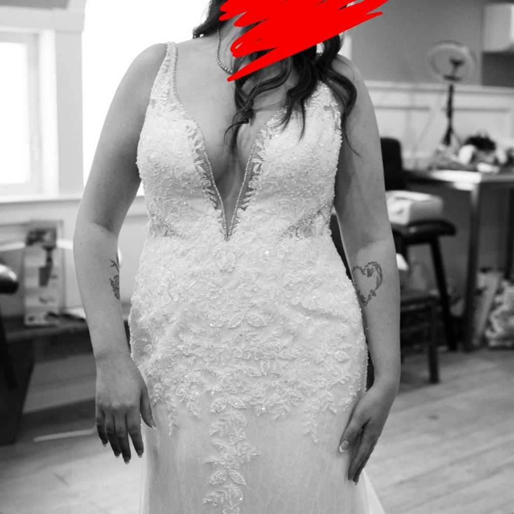 Winnie Couture White Lace Wedding Dress